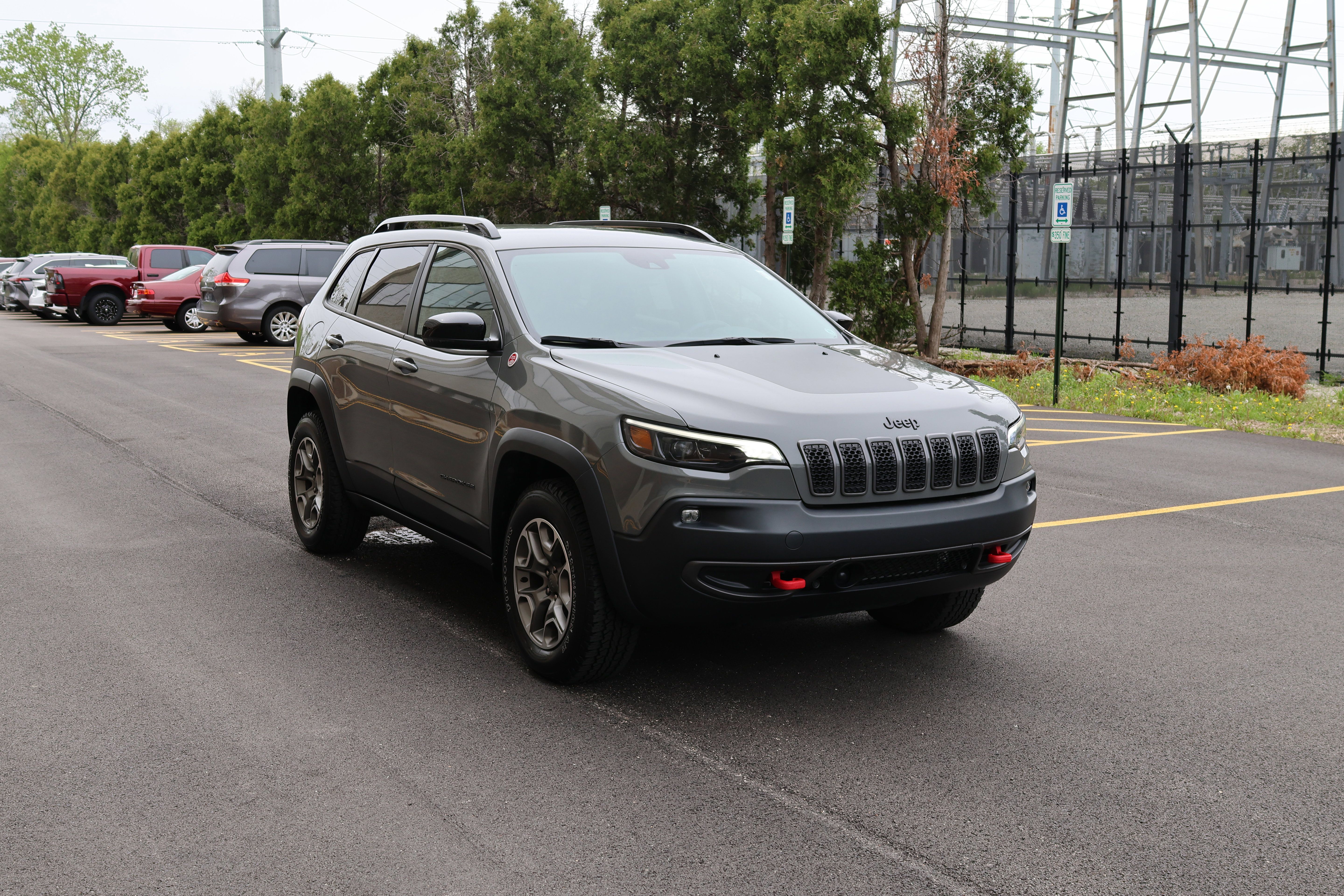 Used 2022 Jeep Cherokee Trailhawk AWD/4WD image 30