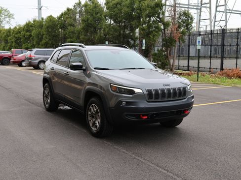 Used 2022 Jeep Cherokee Trailhawk AWD/4WD image 30