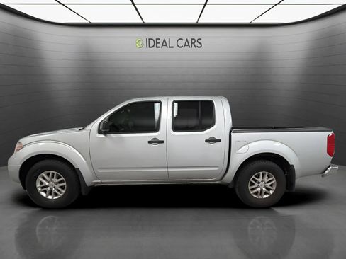 Used 2017 Nissan Frontier SV w/ SV Value Truck Package RWD image 2