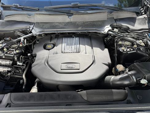 Used 2018 Land Rover Discovery HSE Luxury image 23