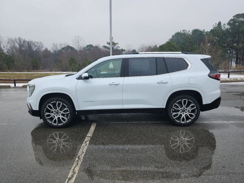 New 2026 GMC Acadia Denali Ultimate image 2