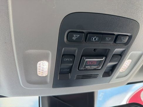 Used 2019 Toyota Camry SE FWD image 18