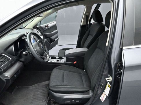 Used 2019 Subaru Outback 2.5i Premium image 12