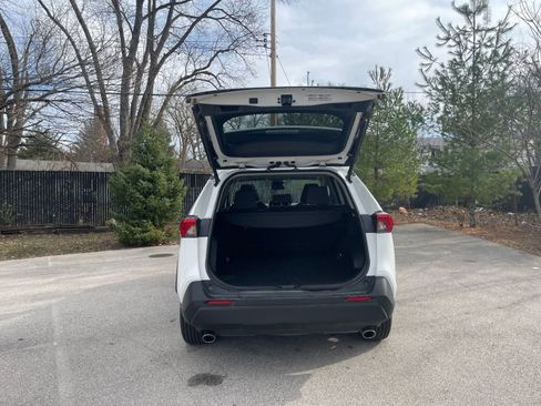 Used 2025 Toyota RAV4 XLE image 30