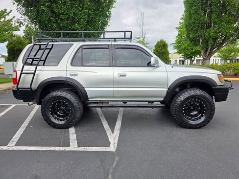 Used 1999 Toyota 4Runner SR5 AWD/4WD image 4