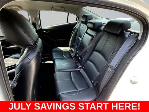 Used 2018 MAZDA MAZDA3 Touring FWD image 25
