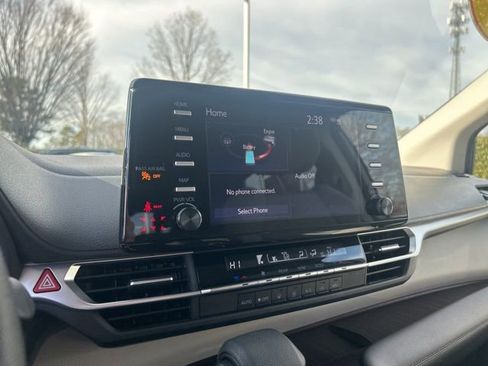 Used 2024 Toyota Sienna LE image 24