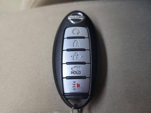 Used 2015 Nissan Altima 2.5 SV w/ Convenience Package image 32