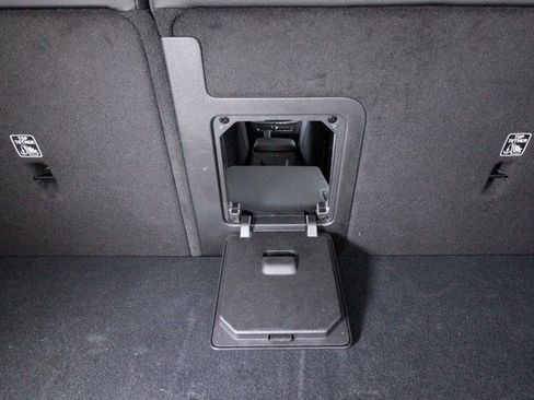 Certified 2025 Volvo XC60 B5 Plus image 34