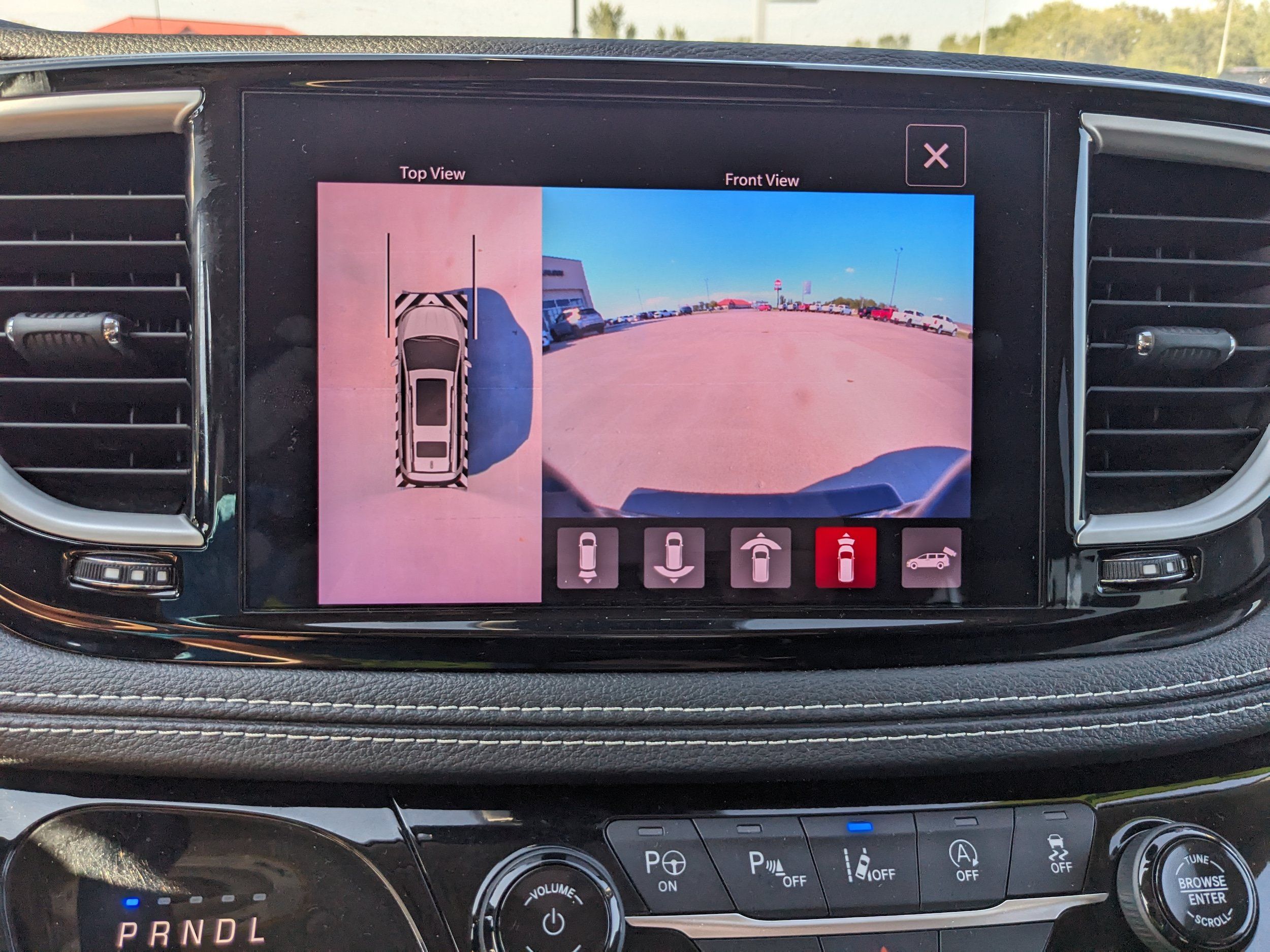 Used 2022 Chrysler Pacifica Touring-L w/ Uconnect Theater Family Group AWD/4WD image 29