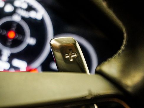 Used 2022 Porsche Panamera 4 Platinum Edition image 32