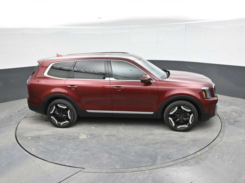 Used 2023 Kia Telluride EX w/ EX Captain's Chair Package FWD image 36