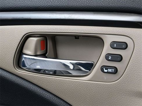 Used 2016 Honda Pilot Touring image 13