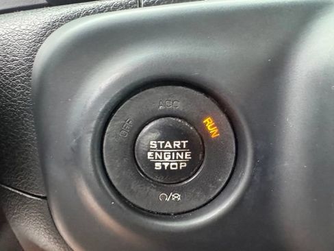 Used 2019 Jeep Wrangler Unlimited Sahara w/ Quick Order Package 24M Moab AWD/4WD image 30