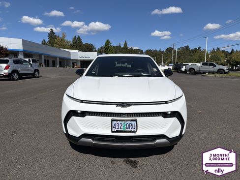 Used 2025 Chevrolet Equinox EV LT w/ LPO, Blackout Package AWD/4WD image 8