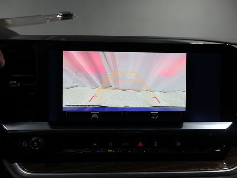 Used 2025 Chevrolet Silverado 1500 LT image 26