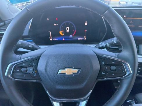 Used 2025 Chevrolet Trax LT w/ LT Convenience Package image 34