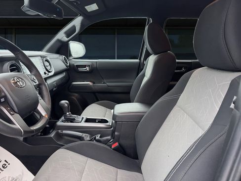 Used 2023 Toyota Tacoma TRD Sport image 2