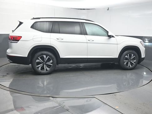 New 2026 Volkswagen Atlas SE FWD image 8