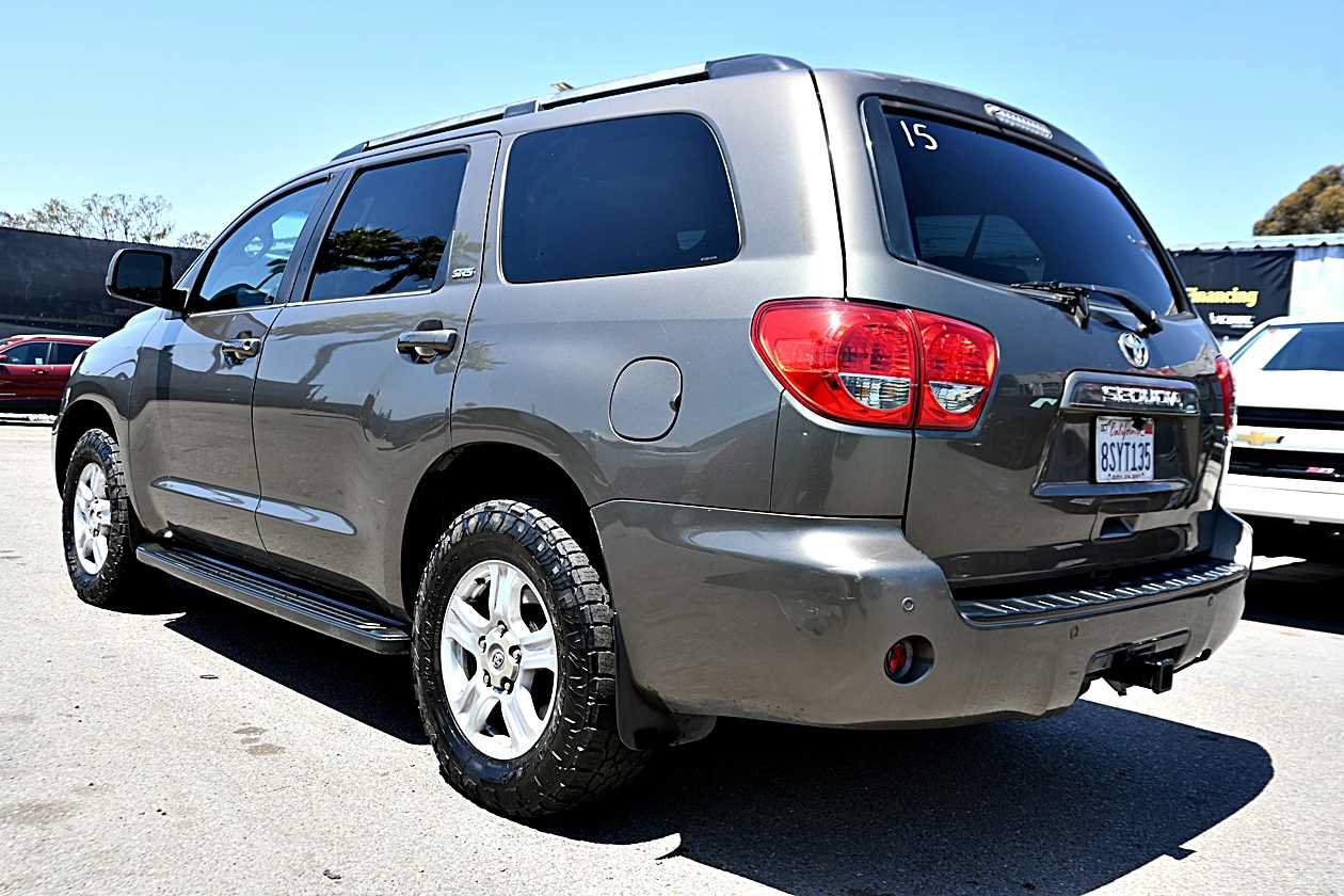 Used 2012 Toyota Sequoia SR5 RWD image 5