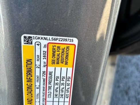 Used 2023 GMC Acadia AT4 image 13