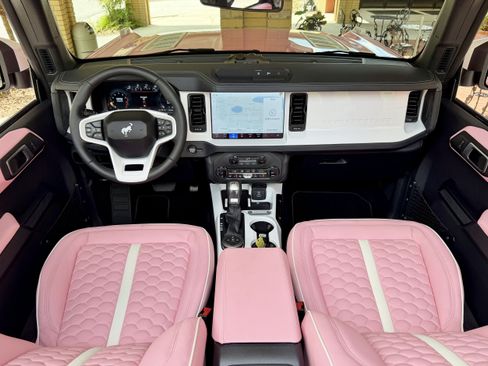 Used 2025 Ford Bronco Outer Banks AWD/4WD image 10