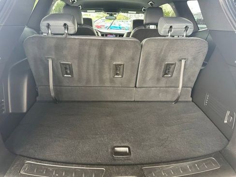 Used 2023 Buick Enclave Essence AWD/4WD image 23
