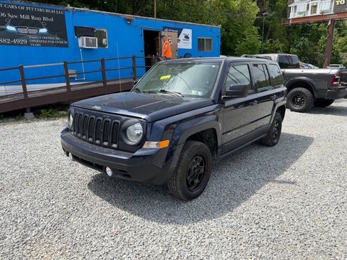 Used 2016 Jeep Patriot Sport w/ Power Value Group FWD image 3