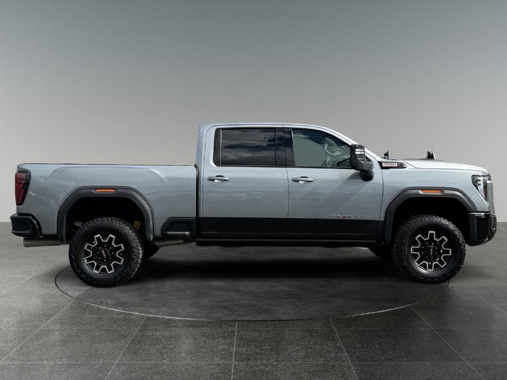 Used 2025 GMC Sierra 2500 AT4X AWD/4WD image 11