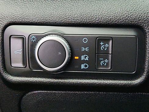 Used 2022 Ford Explorer XLT AWD/4WD image 19