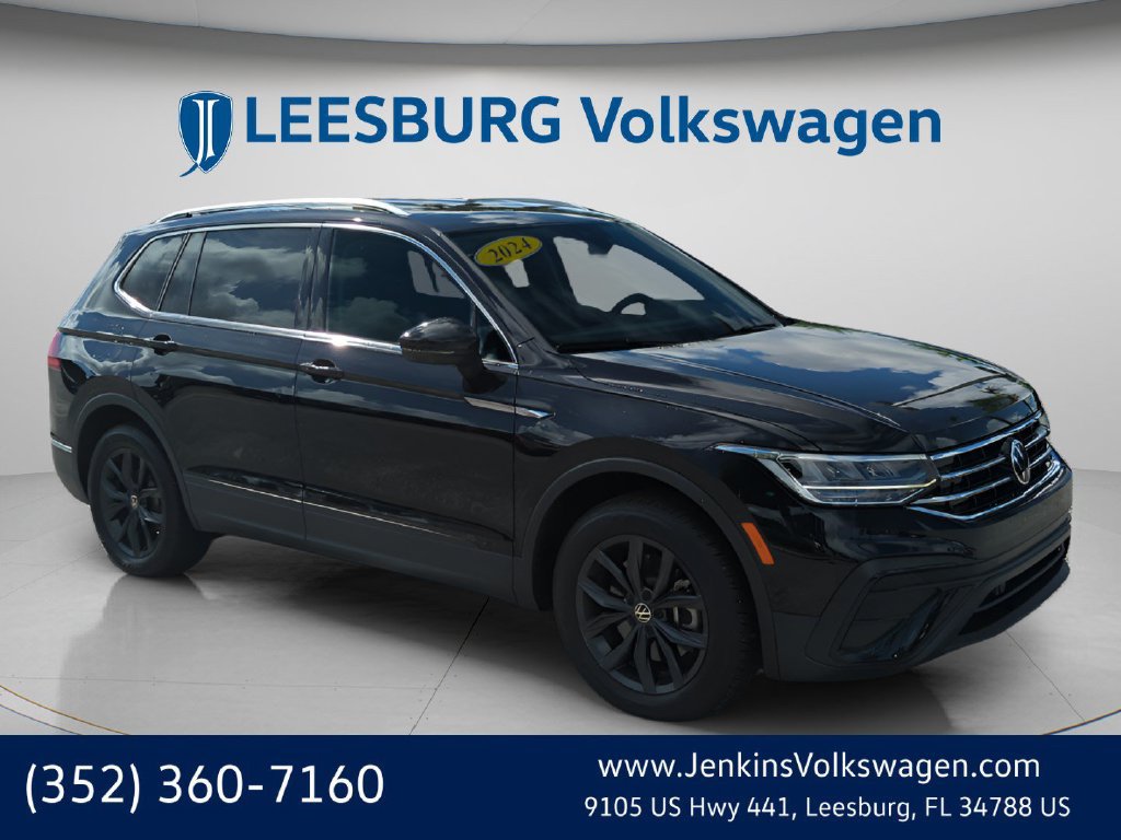 Used 2024 Volkswagen Tiguan SE FWD image 1