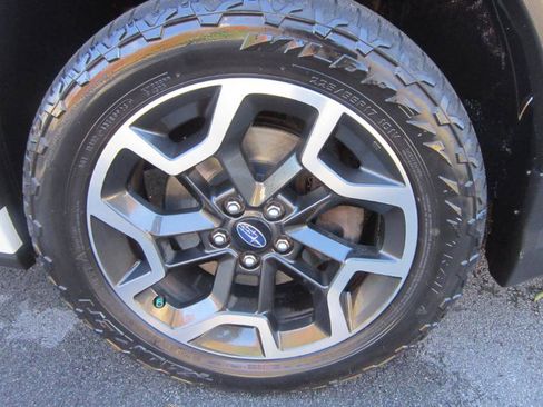 Used 2017 Subaru Crosstrek 2.0i Premium image 40