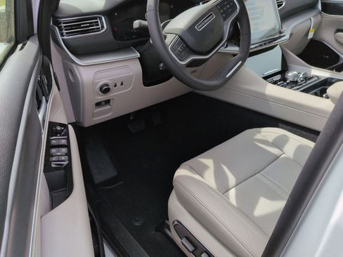 New 2026 Jeep Grand Wagoneer L Limited AWD/4WD image 11