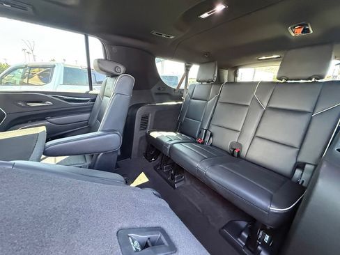 Used 2023 Cadillac Escalade ESV Sport AWD/4WD image 7