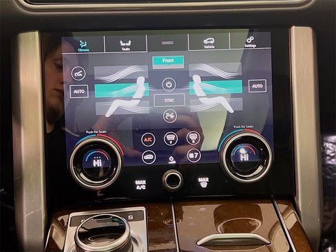 Used 2021 Land Rover Range Rover image 15