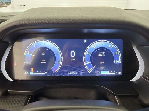 Used 2023 Jeep Grand Cherokee L Altitude image 10