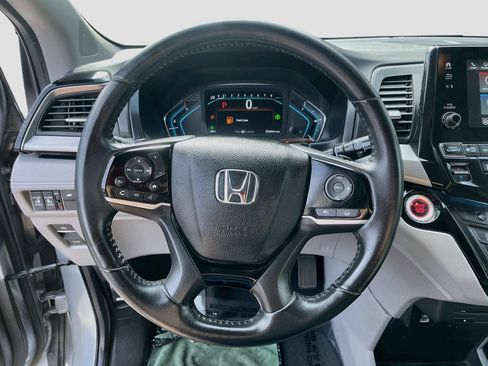 Used 2022 Honda Odyssey Touring image 11
