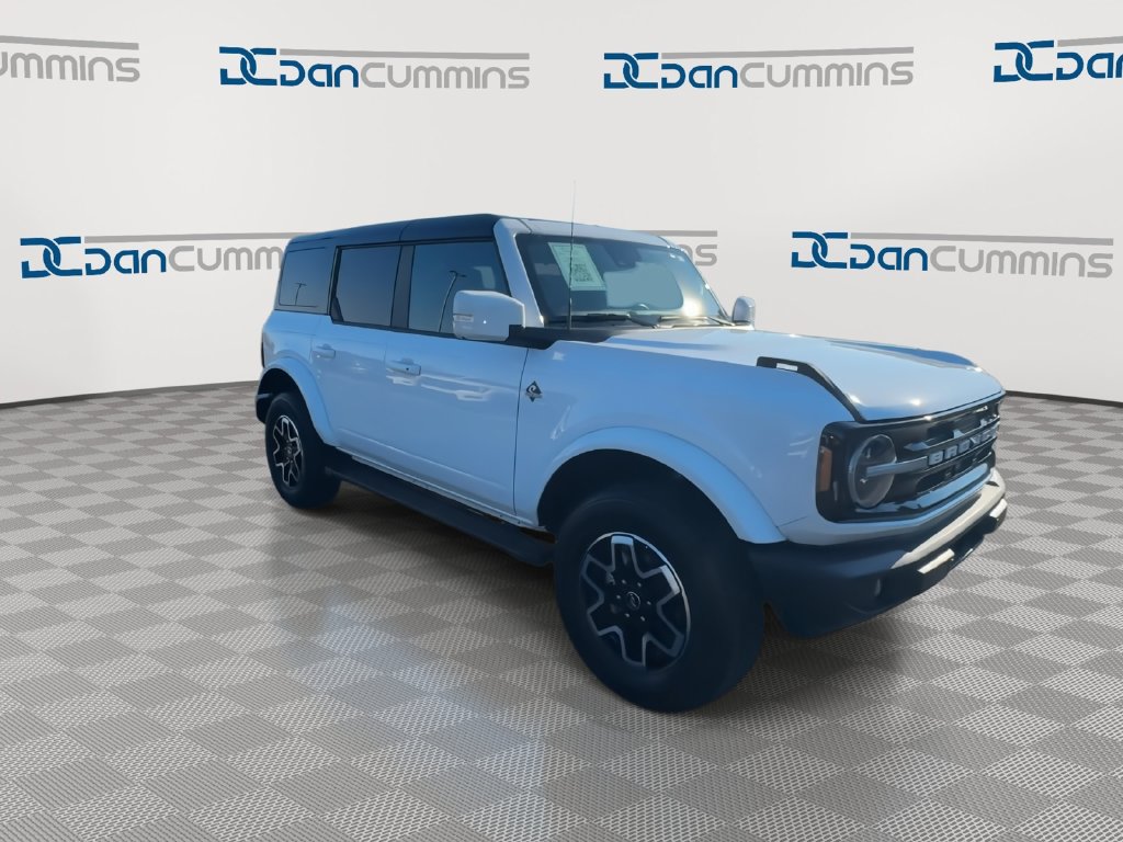 Used 2024 Ford Bronco Outer Banks AWD/4WD image 2