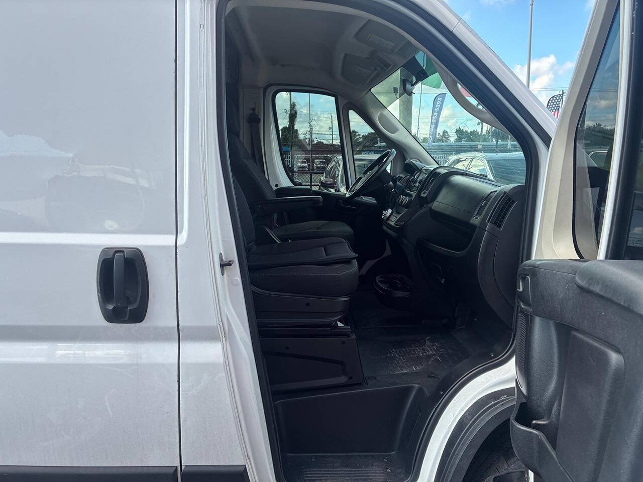Used 2019 RAM ProMaster 1500 FWD image 3