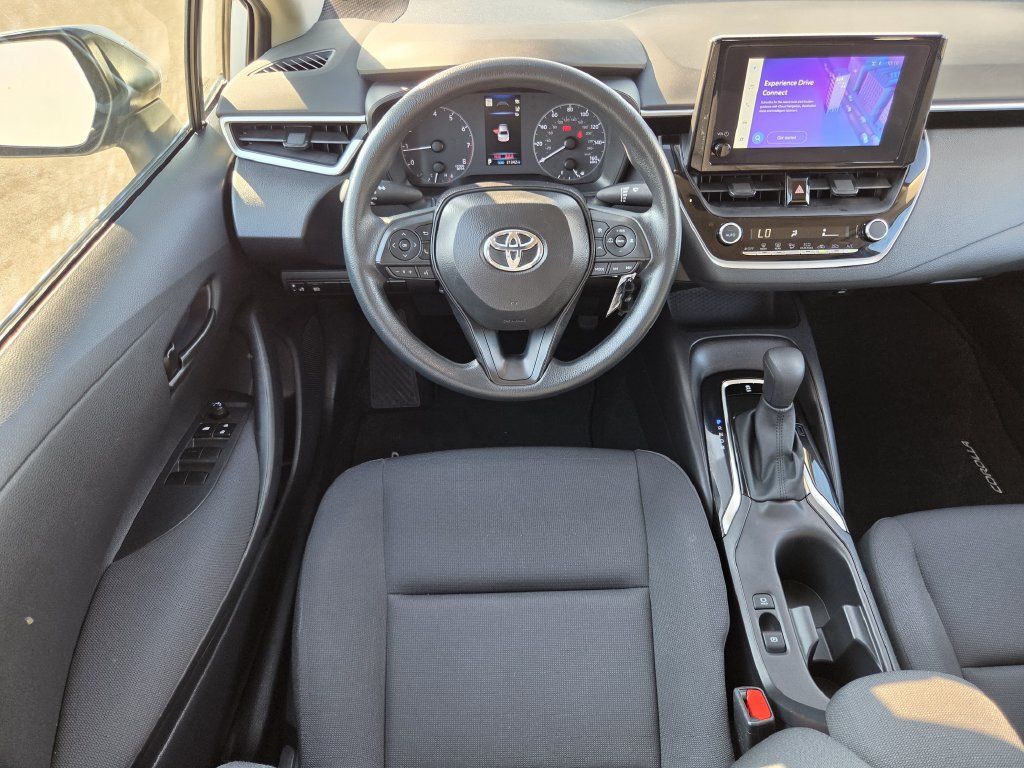 Used 2025 Toyota Corolla LE FWD image 13