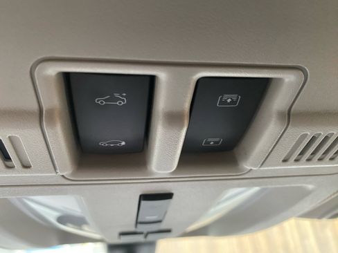 Used 2016 Cadillac SRX Luxury image 23