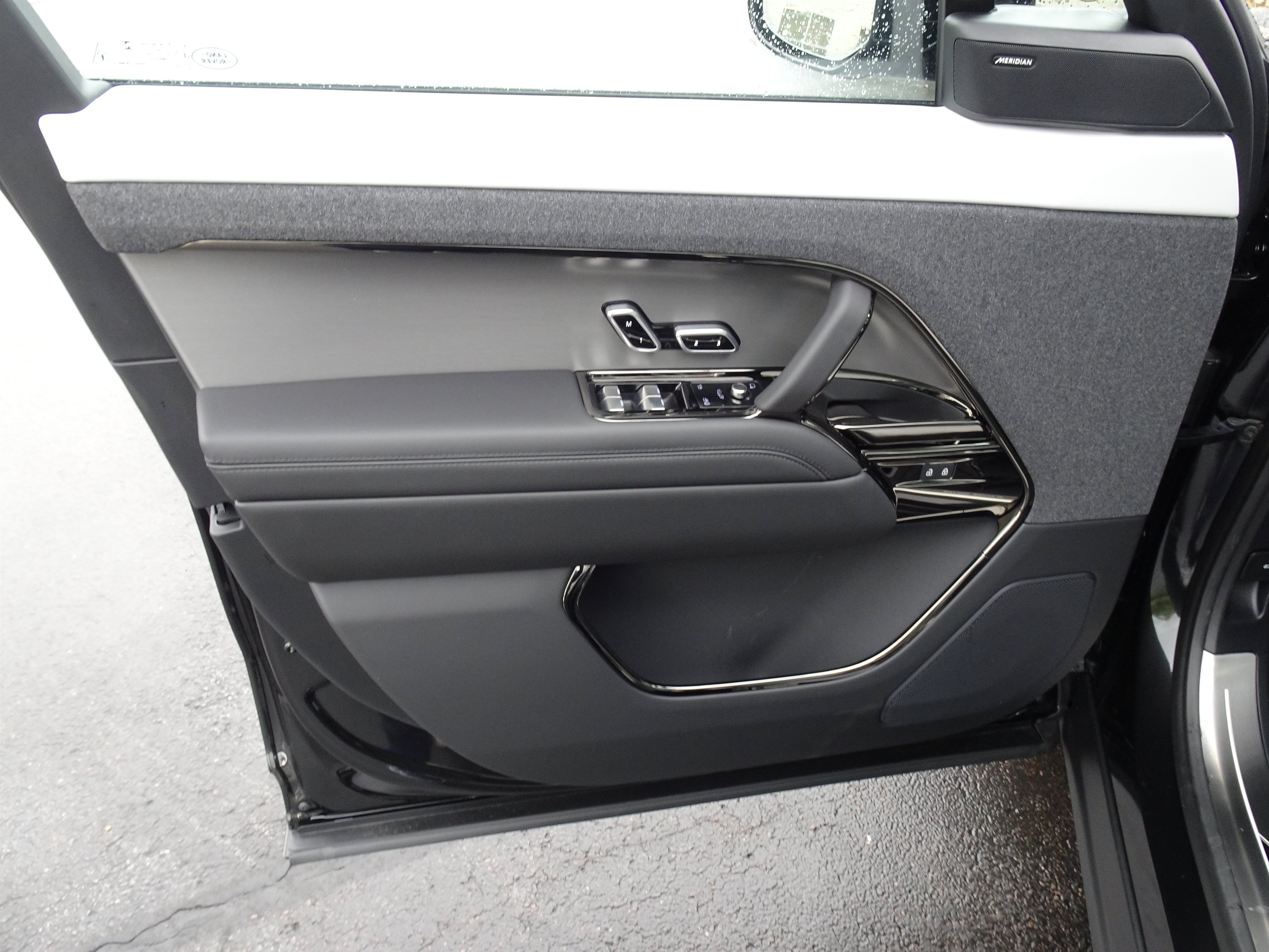 New 2026 Land Rover Range Rover Sport Dynamic SE AWD/4WD image 16