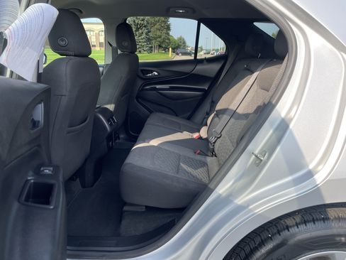 Used 2018 Chevrolet Equinox LT FWD image 21