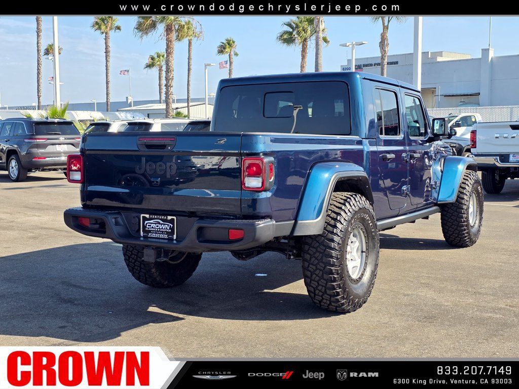 Used 2025 Jeep Gladiator Mojave AWD/4WD image 7