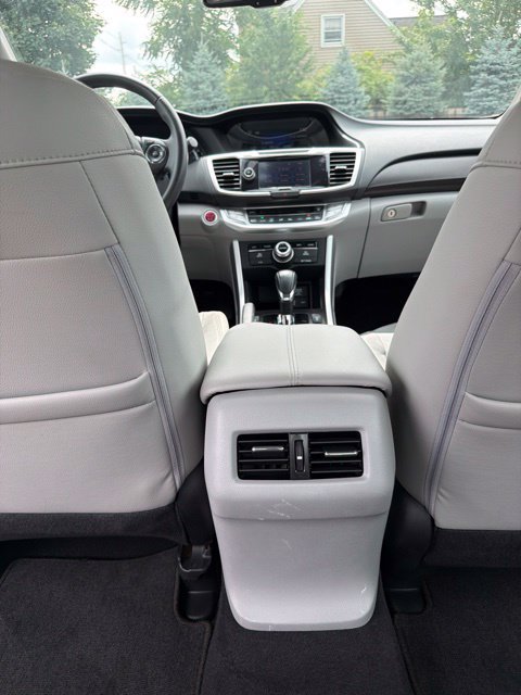 Used 2015 Honda Accord Touring image 25