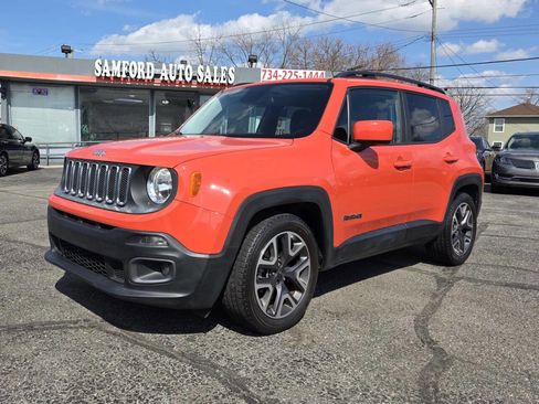 Used 2015 Jeep Renegade Latitude w/ Popular Equipment Group FWD image 2
