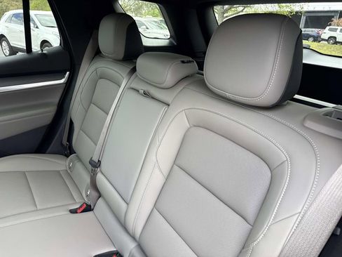 Used 2025 GMC Terrain Elevation w/ Elevation Premium Package image 14