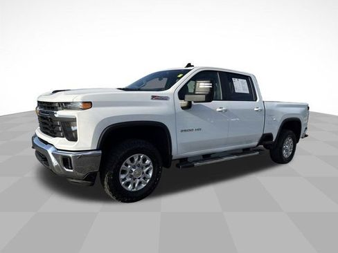 Used 2024 Chevrolet Silverado 2500 LT AWD/4WD image 1