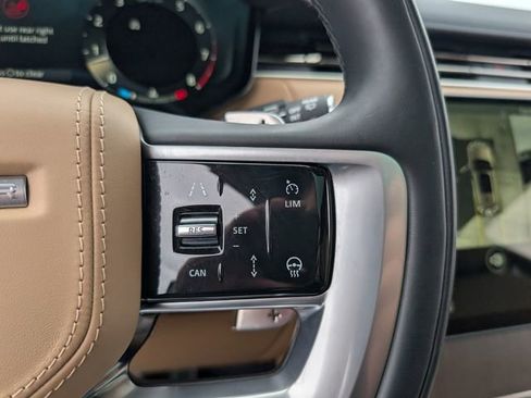 Used 2025 Land Rover Range Rover Long Wheelbase SE image 22
