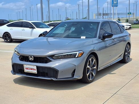 Used 2025 Honda Civic Sport Touring image 4
